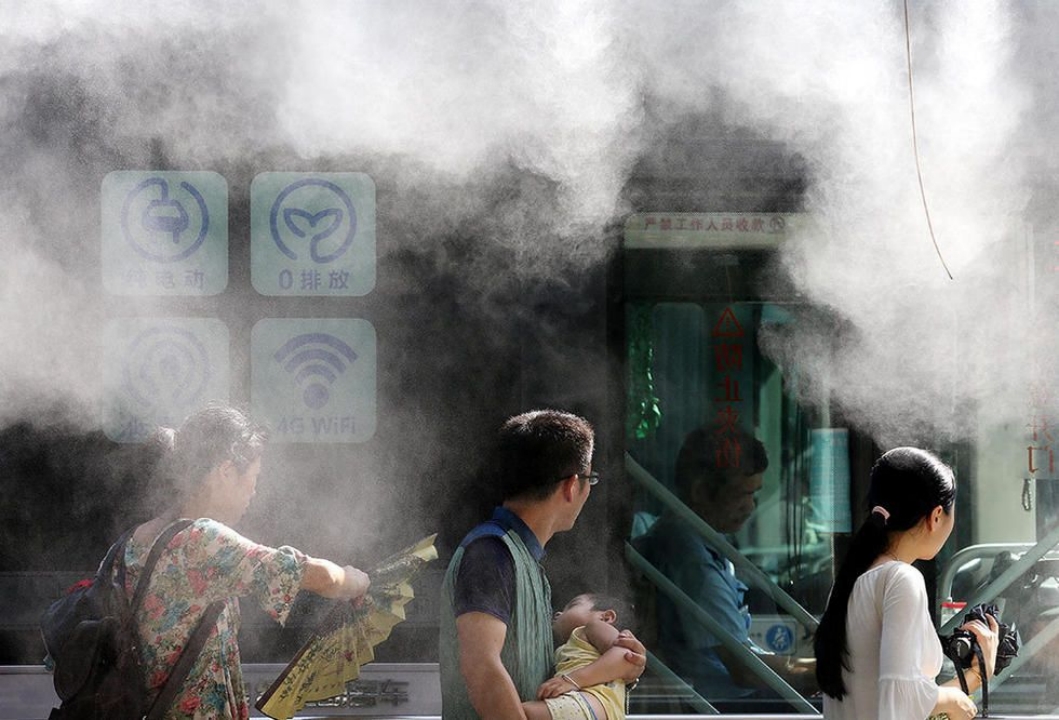 公交站喷雾降温视频案例