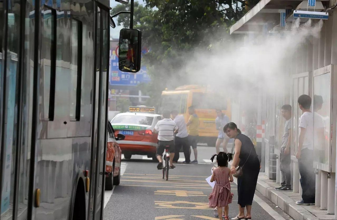 公交站台喷雾降温视频案例